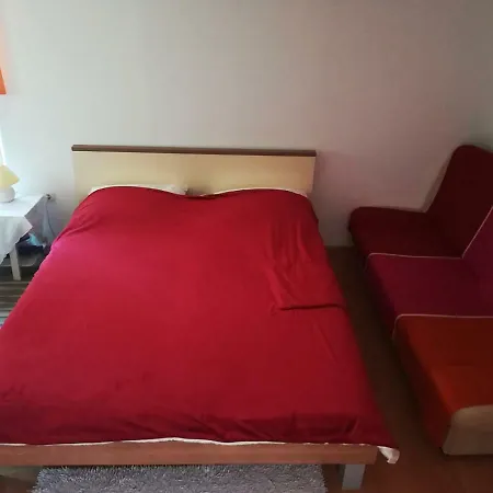 Milka Konukevi *